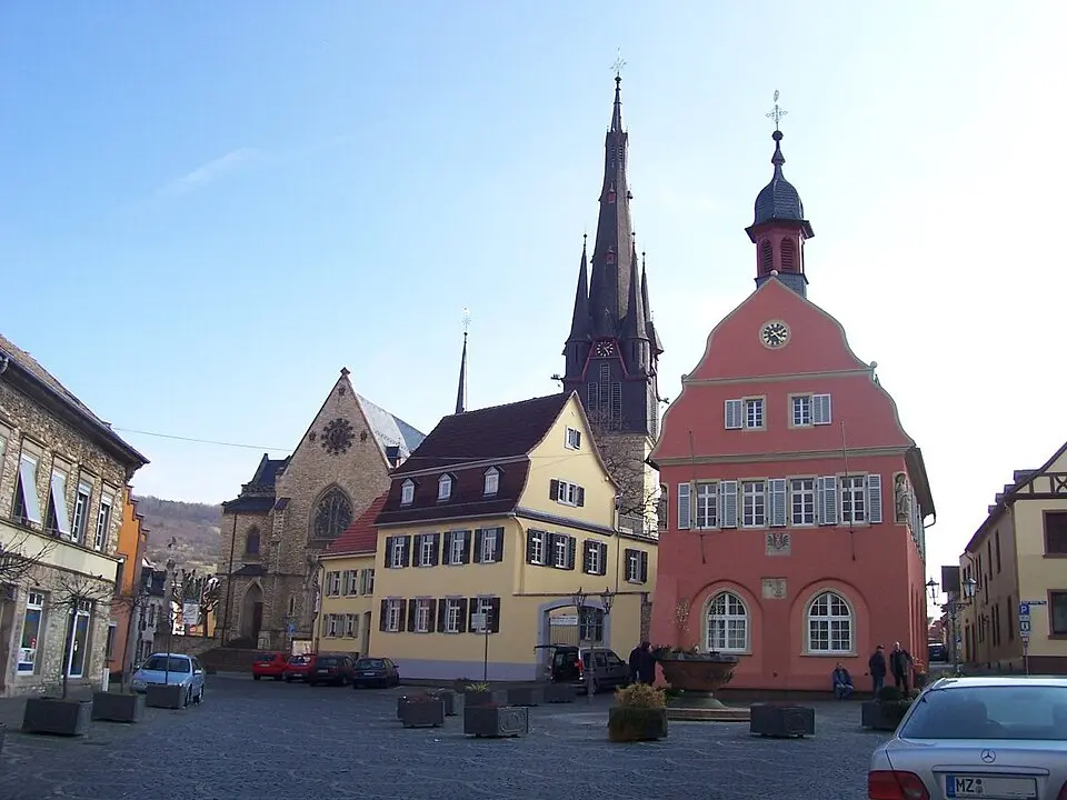 Gau-Algesheim – city view